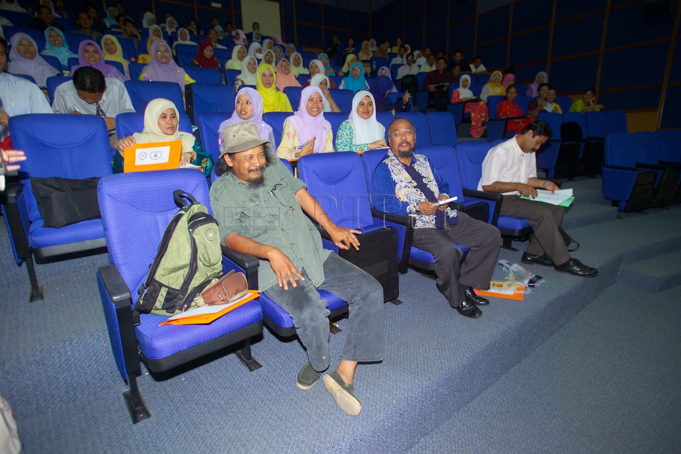 PTPM 05 20 puisi D9X30161